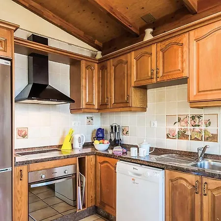 Sleeps 4 Air Con Wifi Villa *