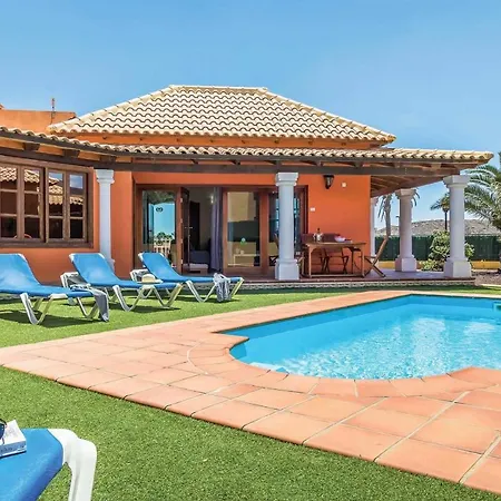Villa Sleeps 4 Air Con Wifi